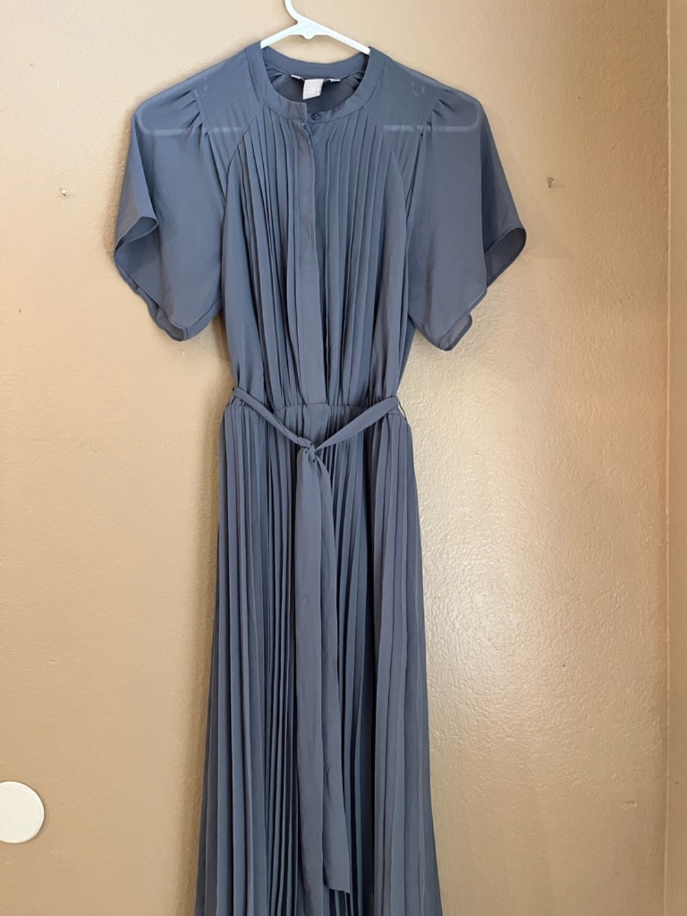 H&M Grey Pleated Short-Sleeve Maxi Dress